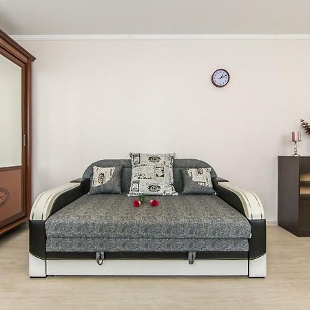 Super View, Luxury Apartment Near Chernihiv Metro. Kiev Luaran gambar
