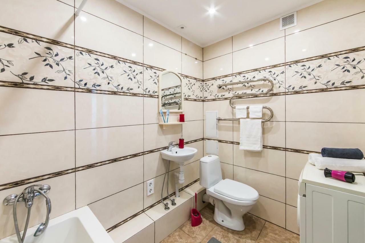 Super View, Luxury Apartment Near Chernihiv Metro. Kiev Luaran gambar