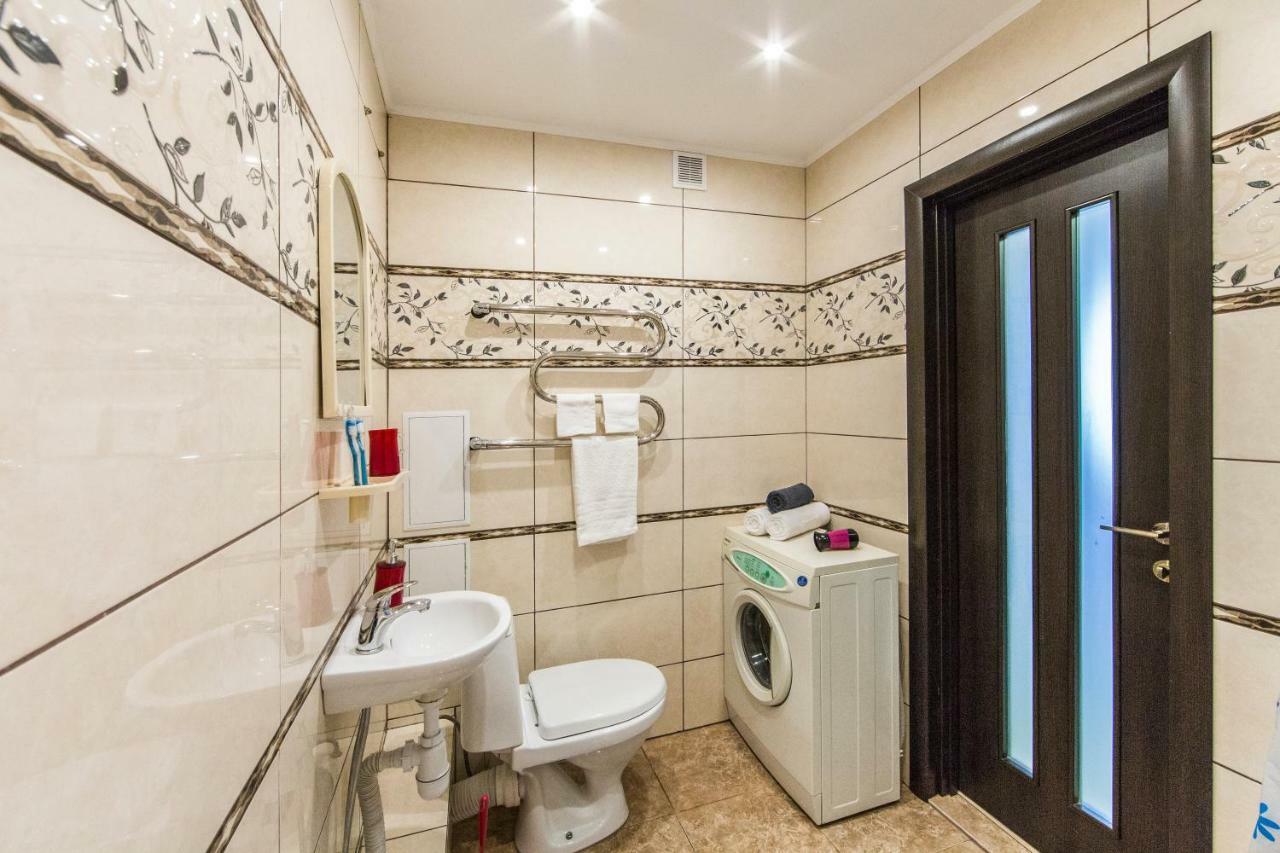Super View, Luxury Apartment Near Chernihiv Metro. Kiev Luaran gambar