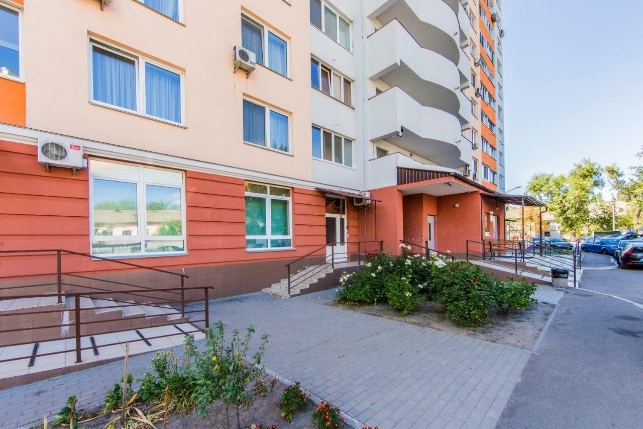 Super View, Luxury Apartment Near Chernihiv Metro. Kiev Luaran gambar