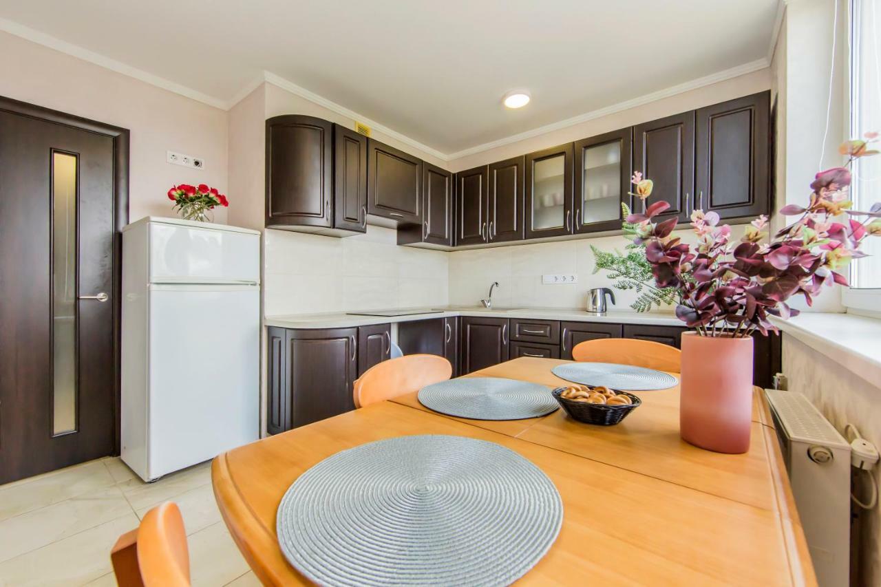Super View, Luxury Apartment Near Chernihiv Metro. Kiev Luaran gambar
