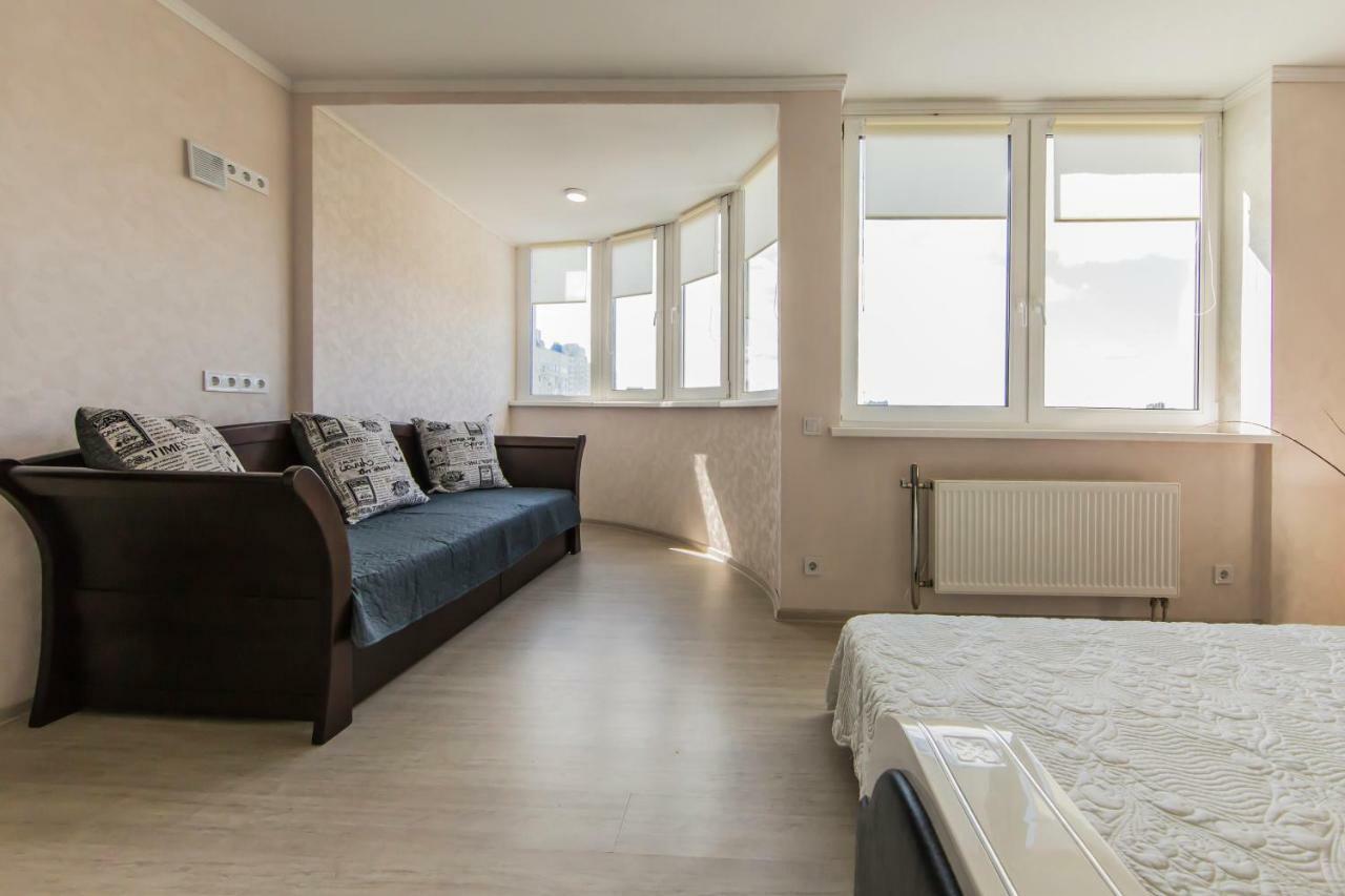 Super View, Luxury Apartment Near Chernihiv Metro. Kiev Luaran gambar