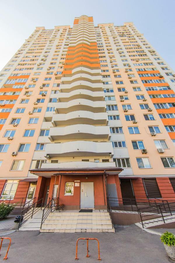 Super View, Luxury Apartment Near Chernihiv Metro. Kiev Luaran gambar