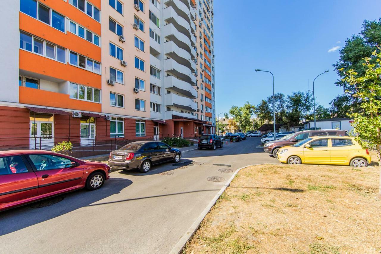Super View, Luxury Apartment Near Chernihiv Metro. Kiev Luaran gambar