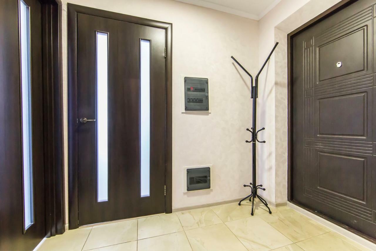 Super View, Luxury Apartment Near Chernihiv Metro. Kiev Luaran gambar