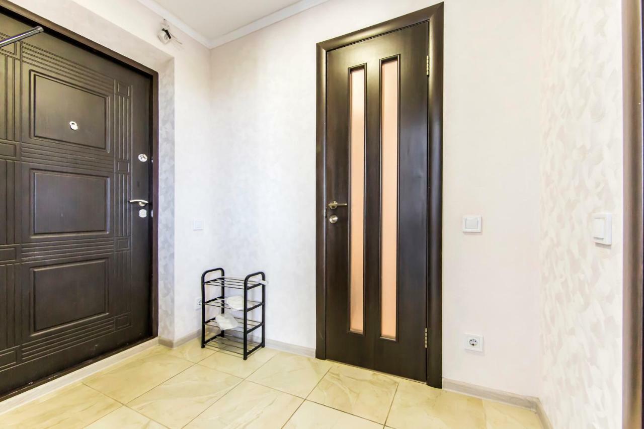 Super View, Luxury Apartment Near Chernihiv Metro. Kiev Luaran gambar
