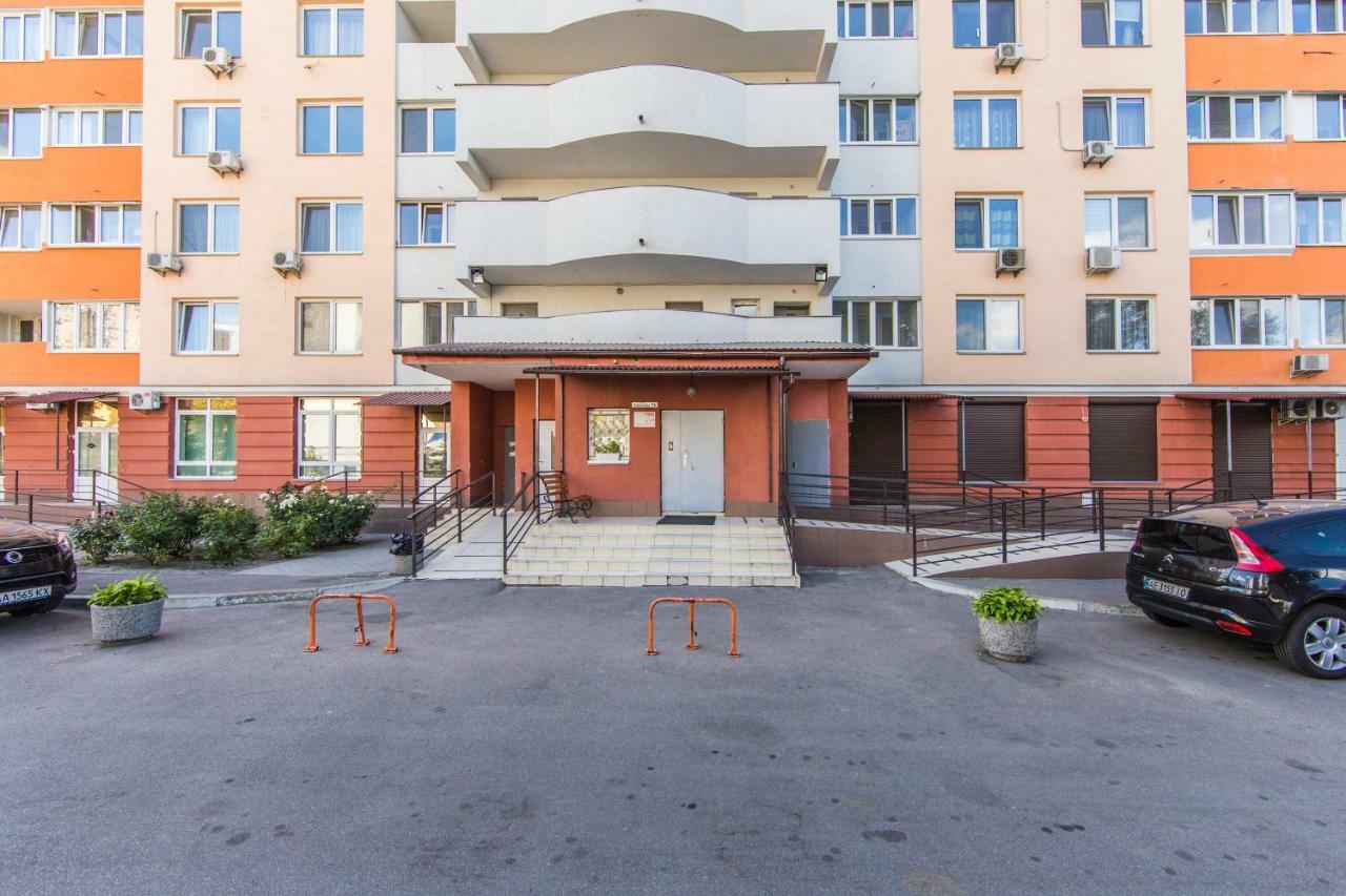 Super View, Luxury Apartment Near Chernihiv Metro. Kiev Luaran gambar